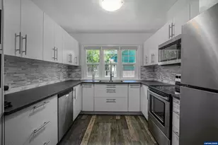 1859 State St, Salem, OR 97301 - Photo 15