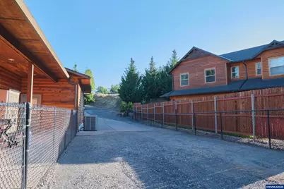 222 SE Whitten Rd, Mill City, OR 97360 - Photo 39