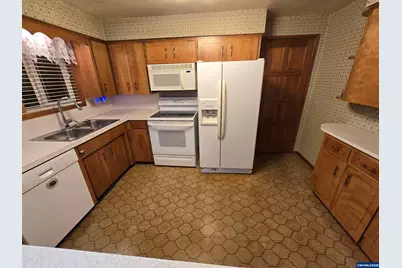 1104 29th Av SW, Albany, OR 97321 - Photo 11