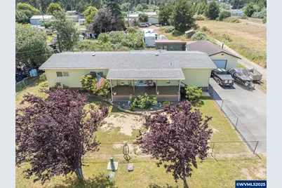 185 N 6th St, Lakeside, OR 97449 - Photo 5