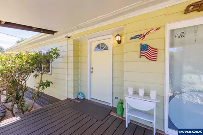 185 N 6th St, Lakeside, OR 97449 - Photo 7