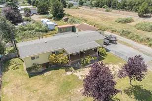 185 N 6th St, Lakeside, OR 97449 - Photo 37