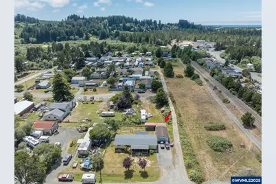 185 N 6th St, Lakeside, OR 97449 - Photo 43