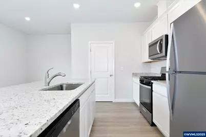 1122 Parkside Av, Woodburn, OR 97071 - Photo 9