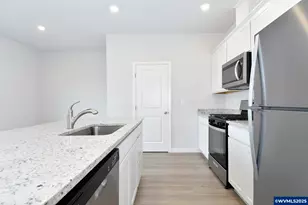 1122 Parkside Ave, Woodburn, OR 97071 - Photo 9