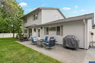 421 SE Davis St, Dallas, OR 97338 - Photo 35