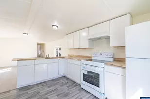 2031 Kennedy Cir NE, Keizer, OR 97303 - Photo 11