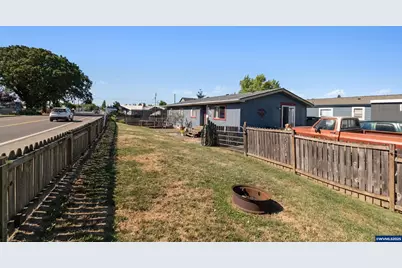 240 N 19th St, Philomath, OR 97370 - Photo 9