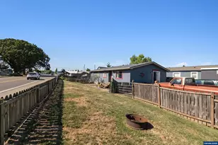 240 N 19th St, Philomath, OR 97370 - Photo 9