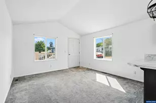 1530 Tamarack St, Sweet Home, OR 97386 - Photo 7