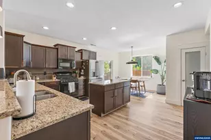 2558 White Oak Av NW, Albany, OR 97321 - Photo 17