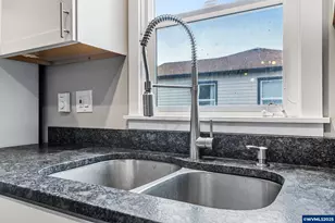 221 SW Rainbow Ave, Dallas, OR 97338 - Photo 13