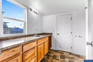 221 SW Rainbow Ave, Dallas, OR 97338 - Photo 17