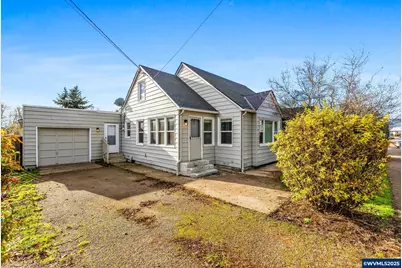 221 SW Rainbow Av, Dallas, OR 97338 - Photo 3