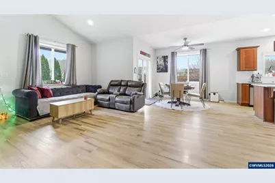 901 Riley Dr NE, Silverton, OR 97381 - Photo 11