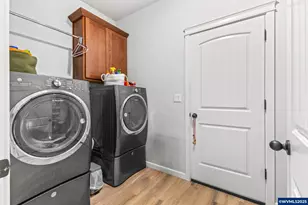 901 Riley Dr NE, Silverton, OR 97381 - Photo 13