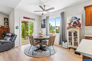 901 Riley Dr NE, Silverton, OR 97381 - Photo 5