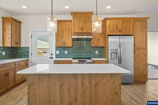 2049 NW Century Dr, Corvallis, OR 97330 - Photo 9