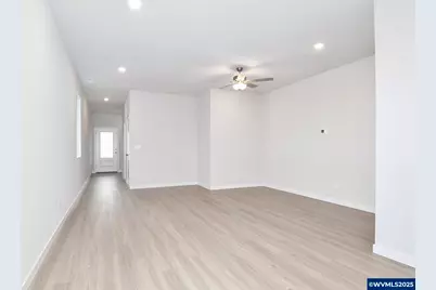 1136 Parkside Av, Woodburn, OR 97071 - Photo 3