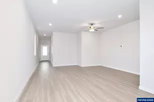 1136 Parkside Ave, Woodburn, OR 97071 - Photo 3