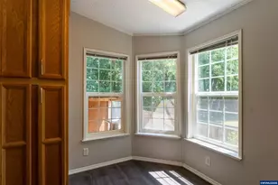 1284 N 19th St, Philomath, OR 97370 - Photo 9