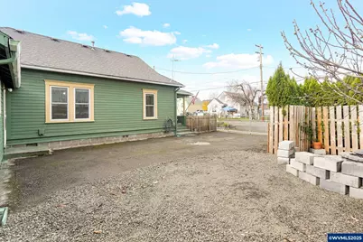 165 SE Clay St, Dallas, OR 97338 - Photo 31