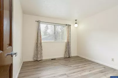 1510 Parkway Dr NW, Salem, OR 97304 - Photo 17