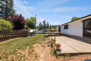 1421 Sunset Ln, Sweet Home, OR 97386 - Photo 25