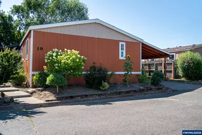300 S Everest Rd #19, Newberg, OR 97132 - Photo 1