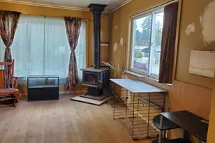 585 5th Ave, Sweet Home, OR 97386 - Photo 9