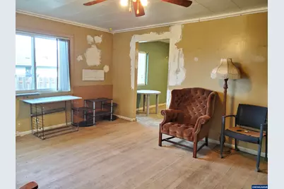 585 5th Av, Sweet Home, OR 97386 - Photo 7