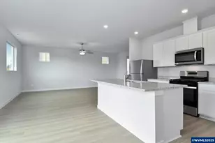 1393 Owl Ave, Woodburn, OR 97071 - Photo 7