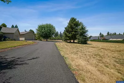 4645 Stauber Ln SE, Salem, OR 97317 - Photo 5