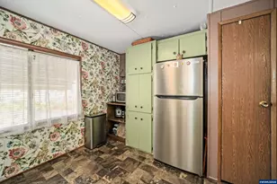 2200 Lancaster Dr SE, Salem, OR 97317 - Photo 9