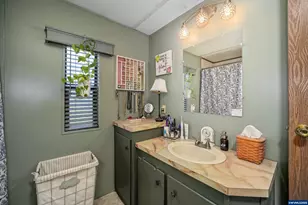 2200 Lancaster Dr SE, Salem, OR 97317 - Photo 15