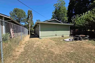 2325 Hawthorne Ave NE, Salem, OR 97301 - Photo 17