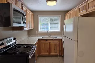 2325 Hawthorne Ave NE, Salem, OR 97301 - Photo 5