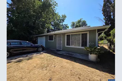2325 Hawthorne Av NE, Salem, OR 97301 - Photo 1