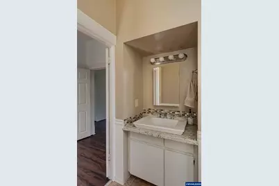 985 E College St, Mount Angel, OR 97362 - Photo 17