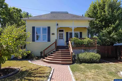 985 E College St, Mount Angel, OR 97362 - Photo 1