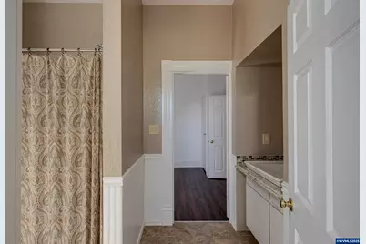 985 E College St, Mount Angel, OR 97362 - Photo 15