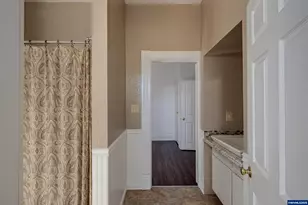 985 E College St, Mount Angel, OR 97362 - Photo 15