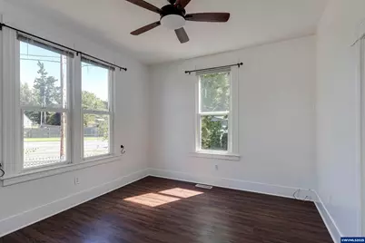 985 E College St, Mount Angel, OR 97362 - Photo 13