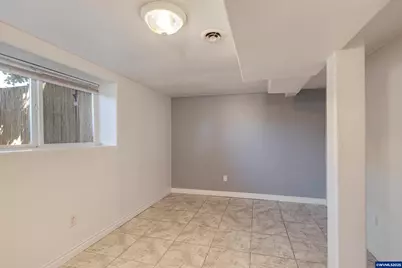 985 E College St, Mount Angel, OR 97362 - Photo 23