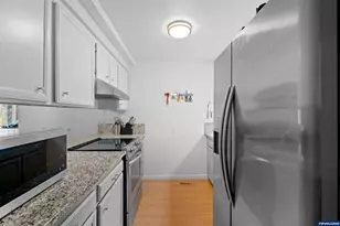 1450 SW Bridlewood Dr, Dallas, OR 97338 - Photo 11