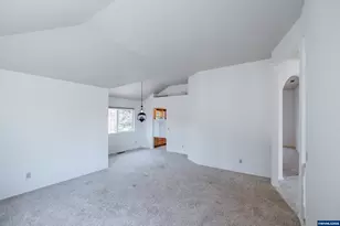 2217 Juliet Ct S, Salem, OR 97302 - Photo 9