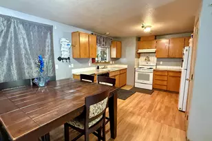 1051 Orchard Ln, Woodburn, OR 97071 - Photo 7