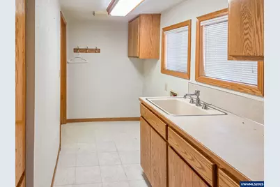991 W 4th St, Halsey, OR 97348 - Photo 15