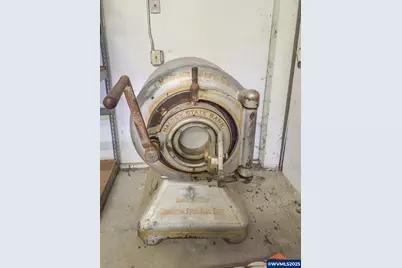 991 W 4th St, Halsey, OR 97348 - Photo 29