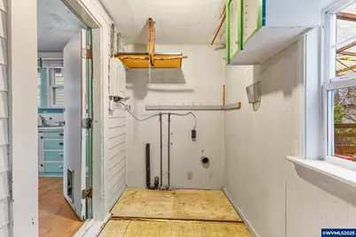 385 24th St SE, Salem, OR 97301 - Photo 11